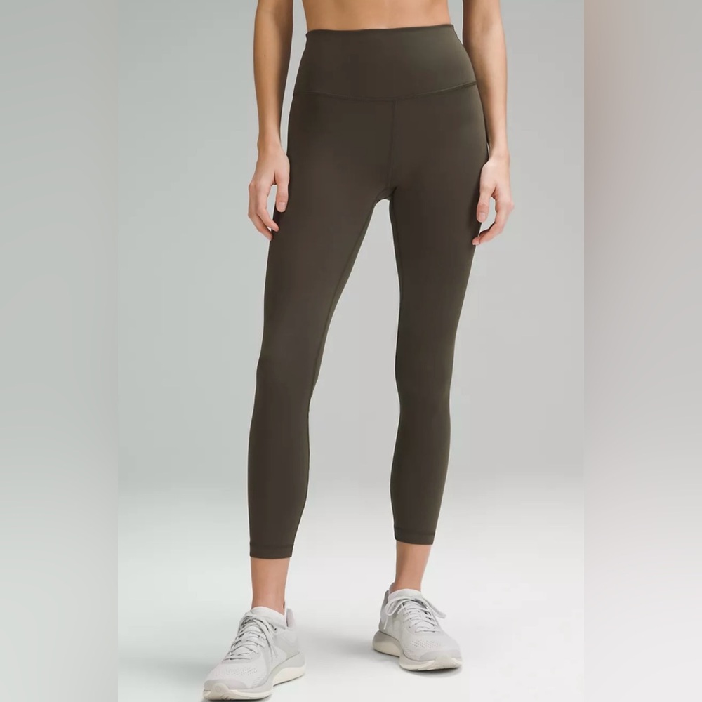 NWT lululemon athletica Base Pace HR Crop 23” Leggings Size 8. DKOV-Dark Olive.